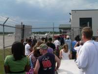media/crowd waiting for Brett Favre, Green Bay airport