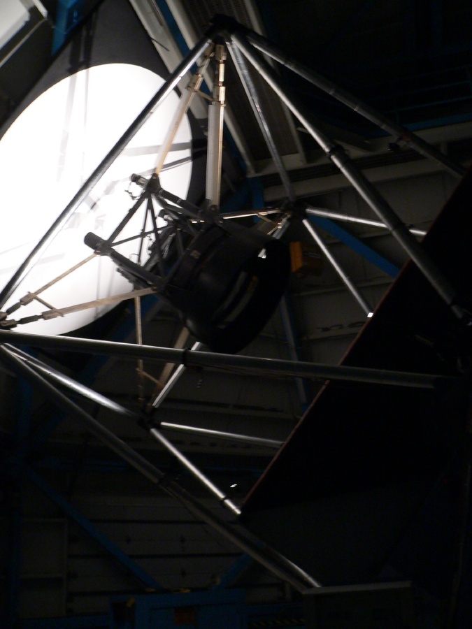 WIYN telescope + flatfield screen